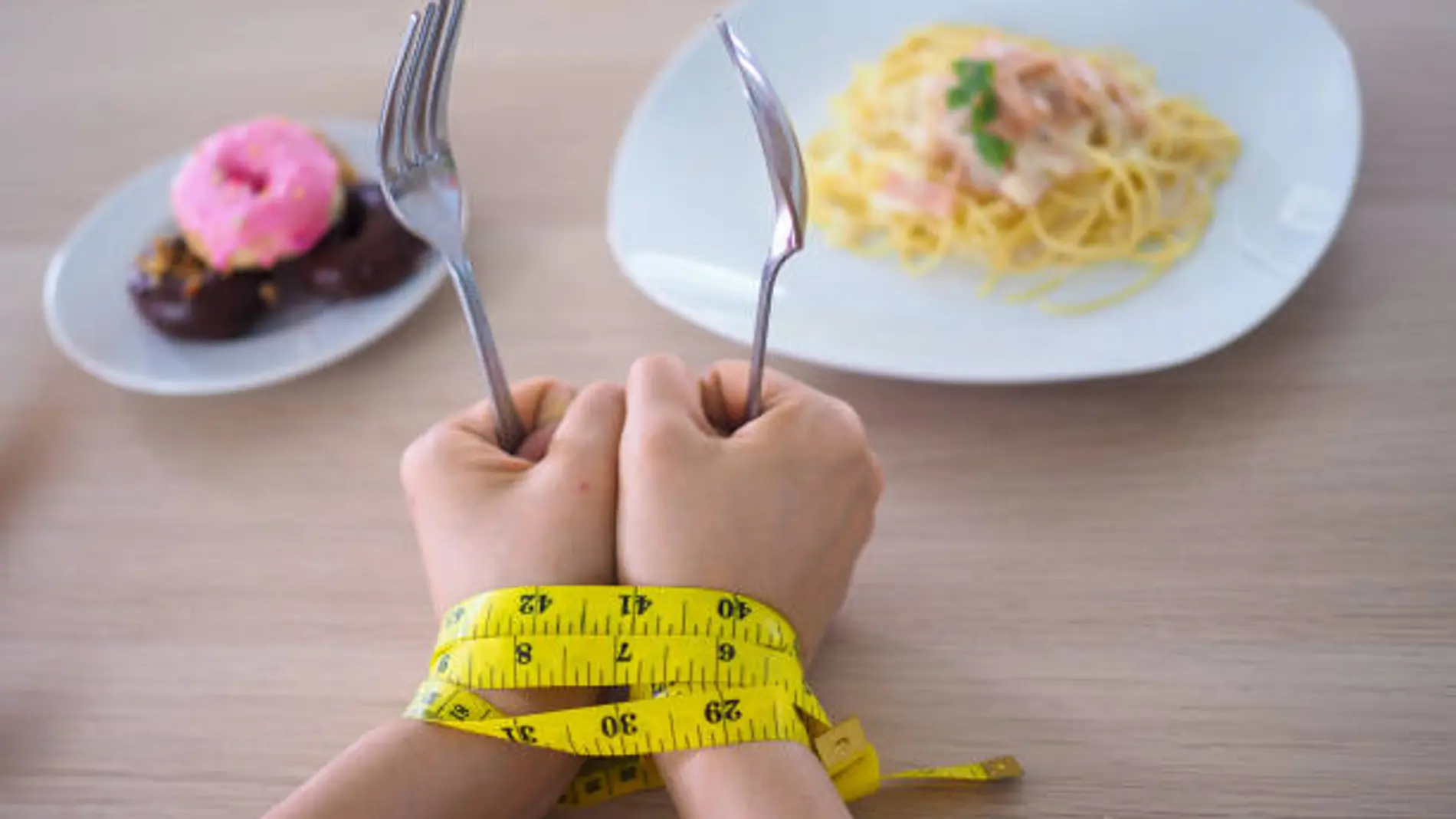 Déficit calórico: Qué es, cómo aplicarlo y cómo perder grasa de forma eficiente